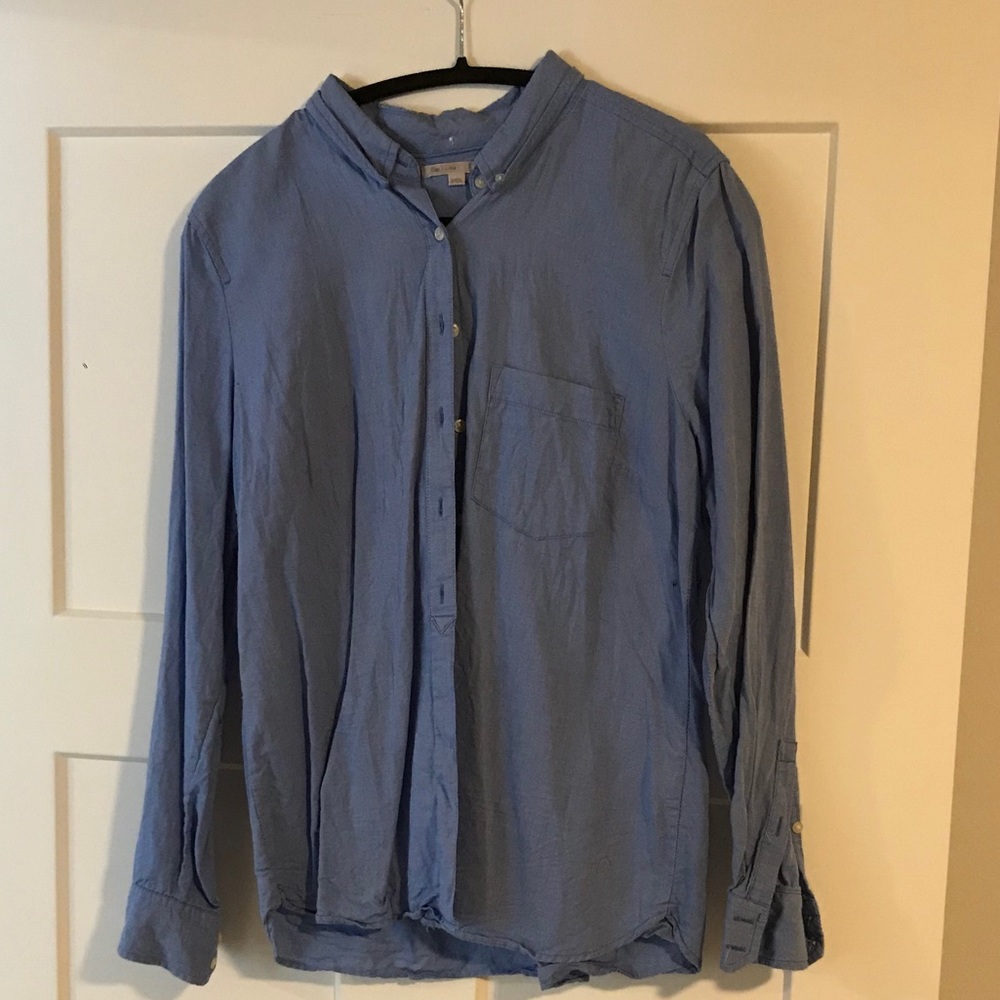 Gap Women’s Button Down Blue Shirt